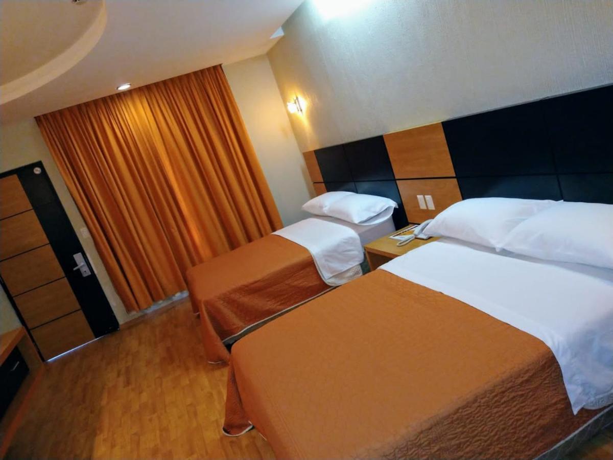 Hotel Oasis Heroica Caborca ภายนอก รูปภาพ