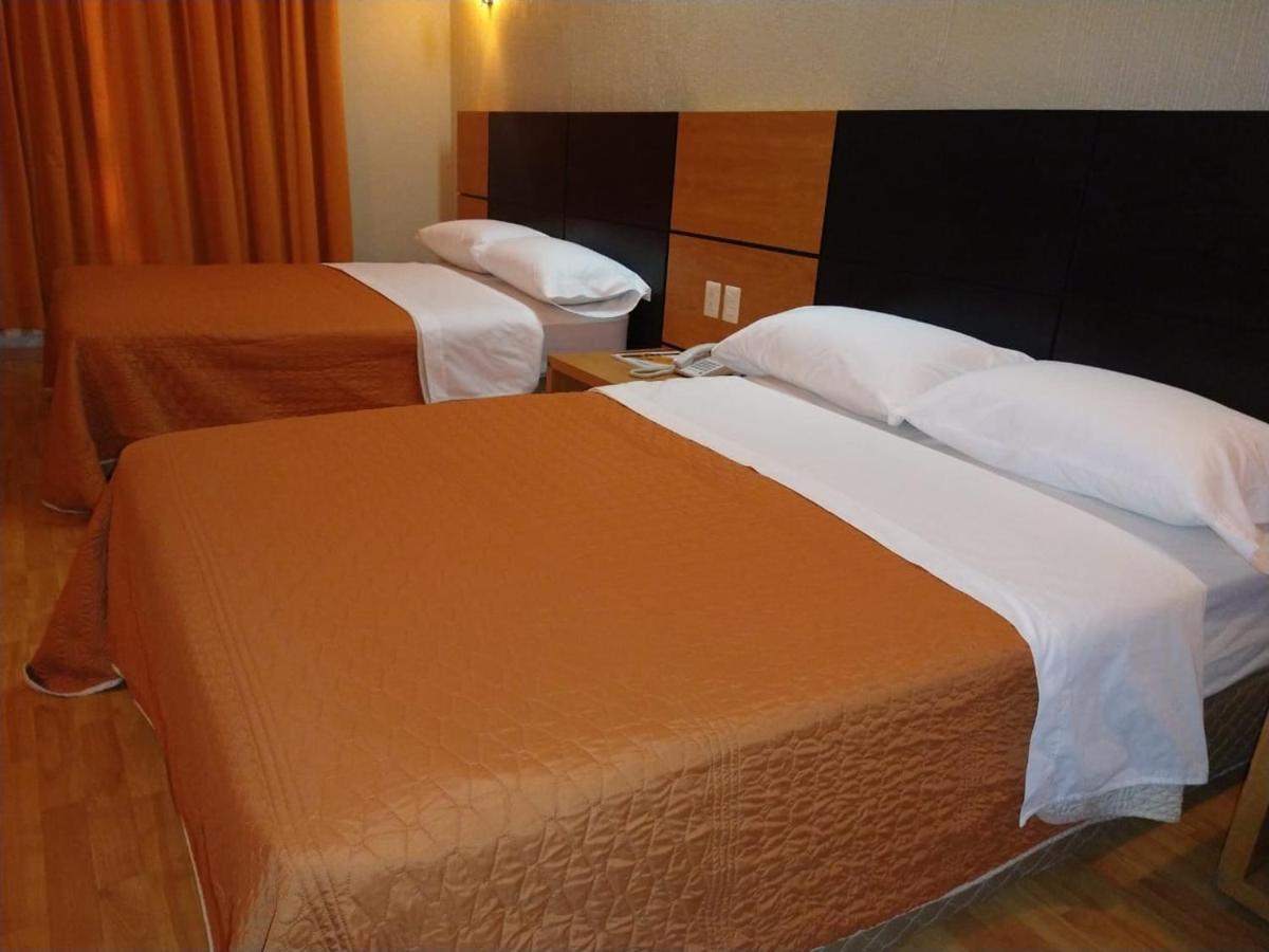 Hotel Oasis Heroica Caborca ภายนอก รูปภาพ