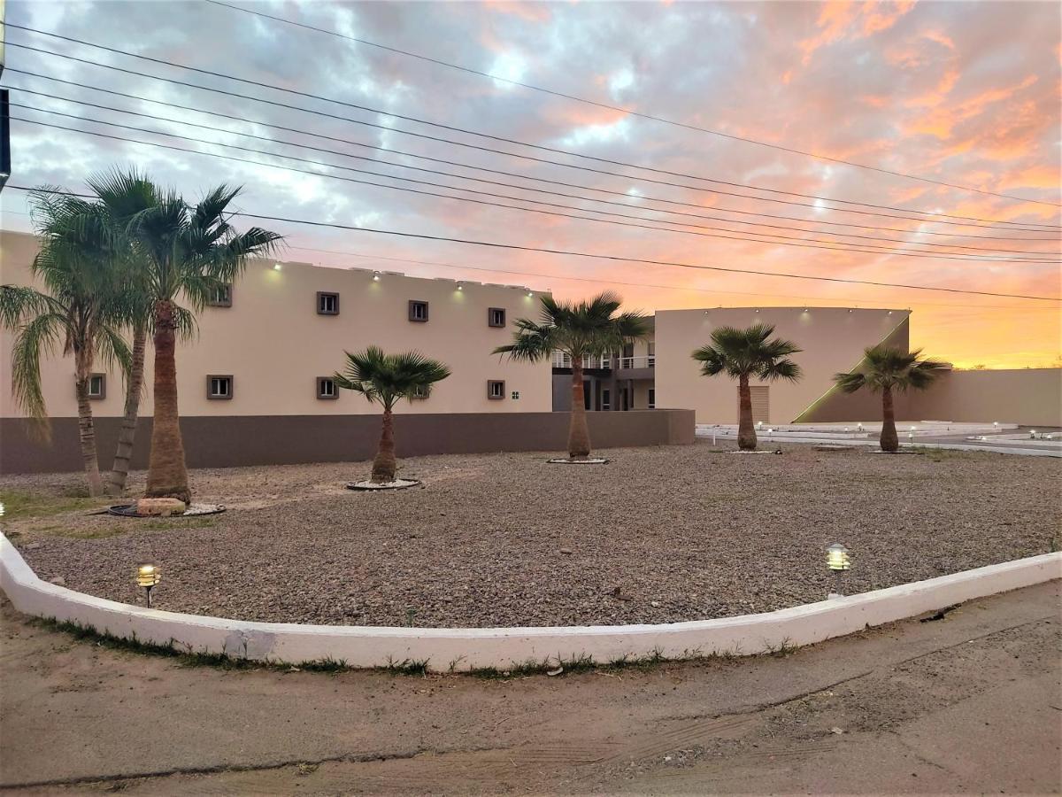 Hotel Oasis Heroica Caborca ภายนอก รูปภาพ