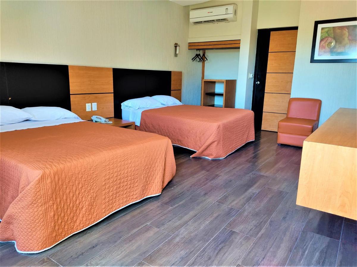Hotel Oasis Heroica Caborca ภายนอก รูปภาพ