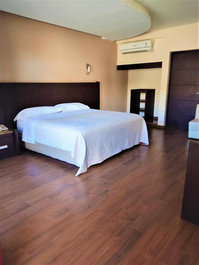 Hotel Oasis Heroica Caborca ภายนอก รูปภาพ