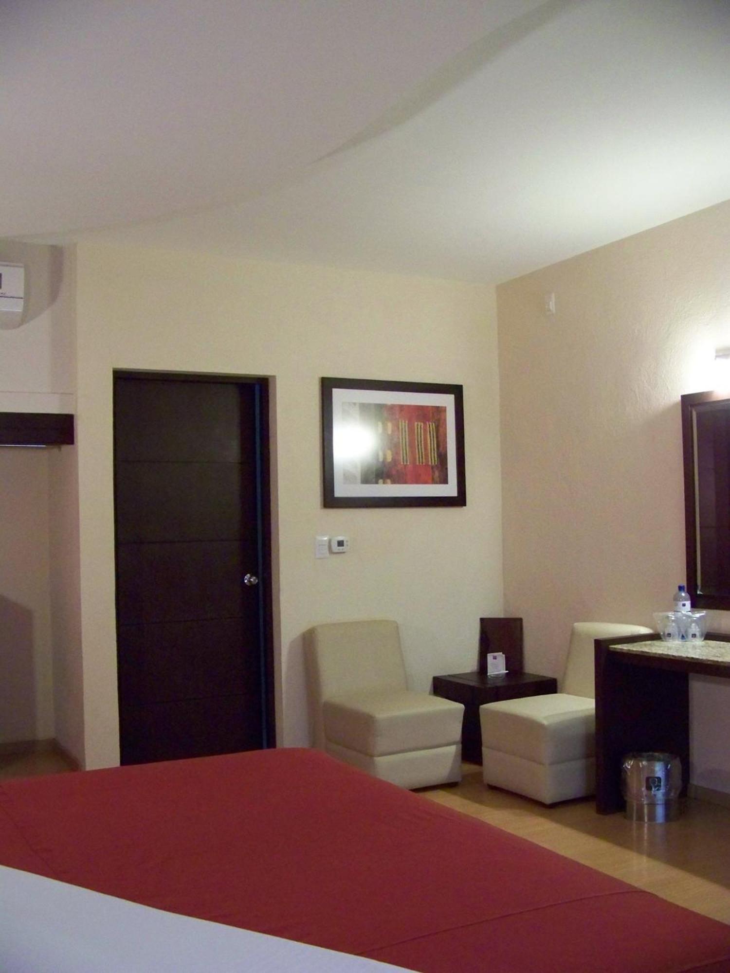 Hotel Oasis Heroica Caborca ภายนอก รูปภาพ