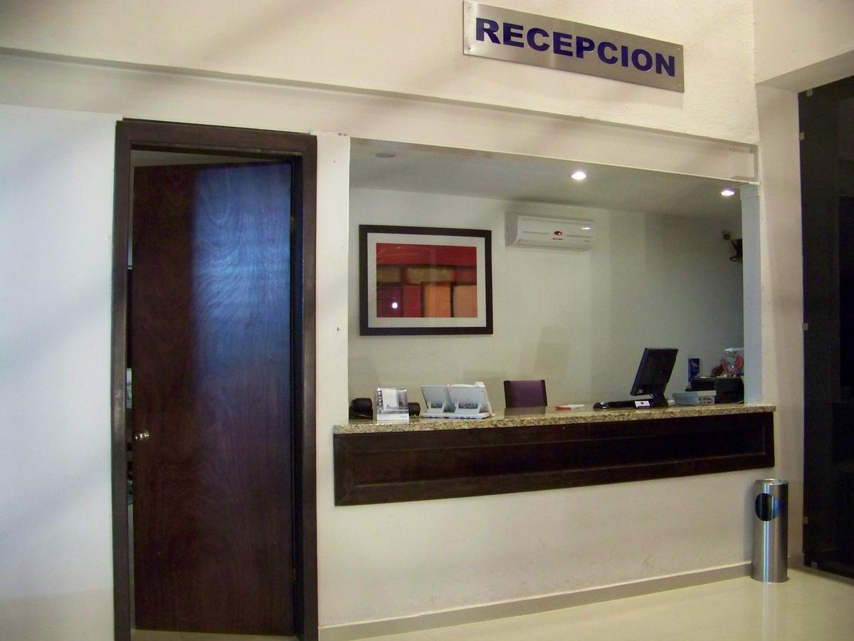 Hotel Oasis Heroica Caborca ภายนอก รูปภาพ